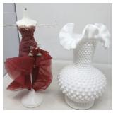 VINTAGE HOBNAIL MILK GLASS VASE / PLUS