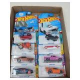 COLLECTIBLE HOT WHEELS TOY CARS / 8 PCS