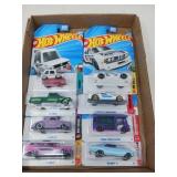 COLLECTIBLE HOT WHEELS TOY VEHICLES / 8 PCS
