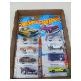 8 HOTWHEELS MODEL CARS+