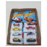 8 HOTWHEELS CARS+