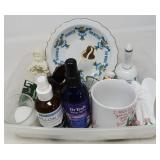 DECORATIVE AND COLLECTIBLE MIXED LOT