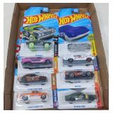 HOT WHEELS LOT / 8 PCS / ORIGINAL PACKAGES