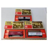 HO SCALE MODEL TRAIN CARS / NOS / 3 PCS