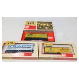 HO SCALE MODEL TRAIN CARS / 3 PCS