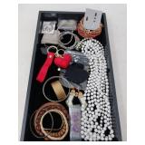 MIXED JEWELRY LOT