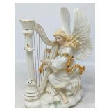 DECORATIVE PORCELAIN MUSIC FIGURE