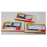 3 HO MODEL RAILROAD CARS TM BRAND IN ORIG BOX