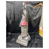 DYSON / DC 27 / UPRIGHT VACCUUM / USED