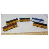 5 MODEL RAILROAD CARS