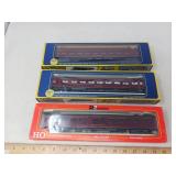 COLLECTIBLE MODEL TRAIN CARS / 3 PCS