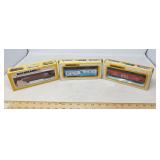 3 SCALE MODEL RAILROAD CARS ORGINAL BOX