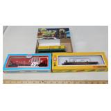 VINTAGE MODEL TRAIN CARS / 3 PCS