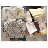 TABLE CLOTHS AND NAPKINS