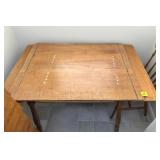 DINETTE TABLE AND SLIDEOUTS