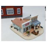 COLLECTIBLE 'VILLAGE' BUILDINGS / MINIATAURES ++