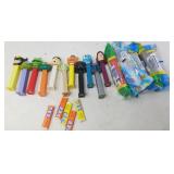 COLLECTIBLE PEZ DISPENSERS / 16 PCS