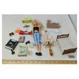MIXED LOT OF DOLL ITEMS / VINTAGE