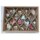 MIXED LOT OF CHRISTMAS ORNAMENTS / 20 PCS