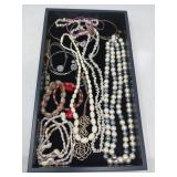 FASHION JEWELRY LOT / MIXED