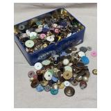 Oreo Tin Filled with Buttons