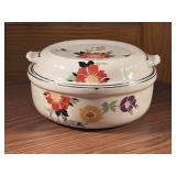 Hallï¿½s Kitchenware Stoneware Covered Bowl