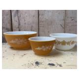 Pyrex Butterfly Gold 9, 7, 6 Inch Mixing Bowls