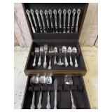 Oneida Affection Silver Plated Utensil Set w Box