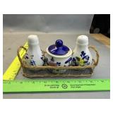 3 Piece Set Salt And Pepper Shakers