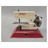 Straco Toy Sewing Machine vtg
