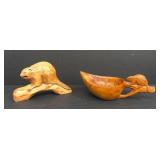 Vtg Cdn folk art hand-carved wood Beaver