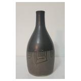 Myriam Bouchard - ceramic vase with geometric