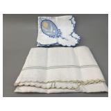 Embroidered Table Linens, Lot of 2