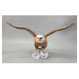 Large Beswick England ' Bald Eagle' Figurine vtg
