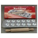 Imperia Raviolamp 12 Ravioli Chef Mold Set