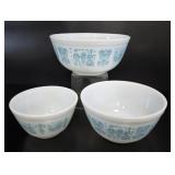 Pyrex Amish Butterprint Mixing Bowl Set of 3 vtg