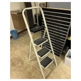Folding 3-Step Ladder with Tool Tray