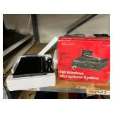 NEW Realistic FM Wireless Microphone System