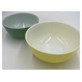 Larger Pyrex Mixing Bowls Pair