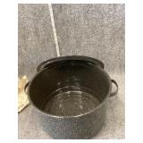 Seafood pot