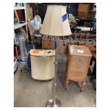 FLOOR LAMP