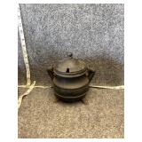 Small vintage cast iron smudge pot/cauldron