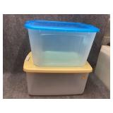 Storage containers