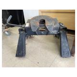 Fifth Wheel Trailer Hitch