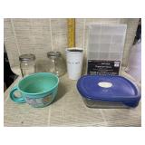 Pyrex 5 Cup Baking Dish with Lid, Organizer,