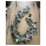9' Cordless Pre-Lit Garland