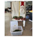 58 qt Sterilite Tote & Lid with Candle Wreaths