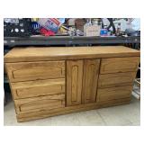 Dresser  approximately 17ï¿½x 60ï¿½ x 31ï¿½