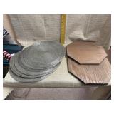 8 Beaded Placemats, 2 Wooden Plant Boards