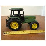 John Deere 3140